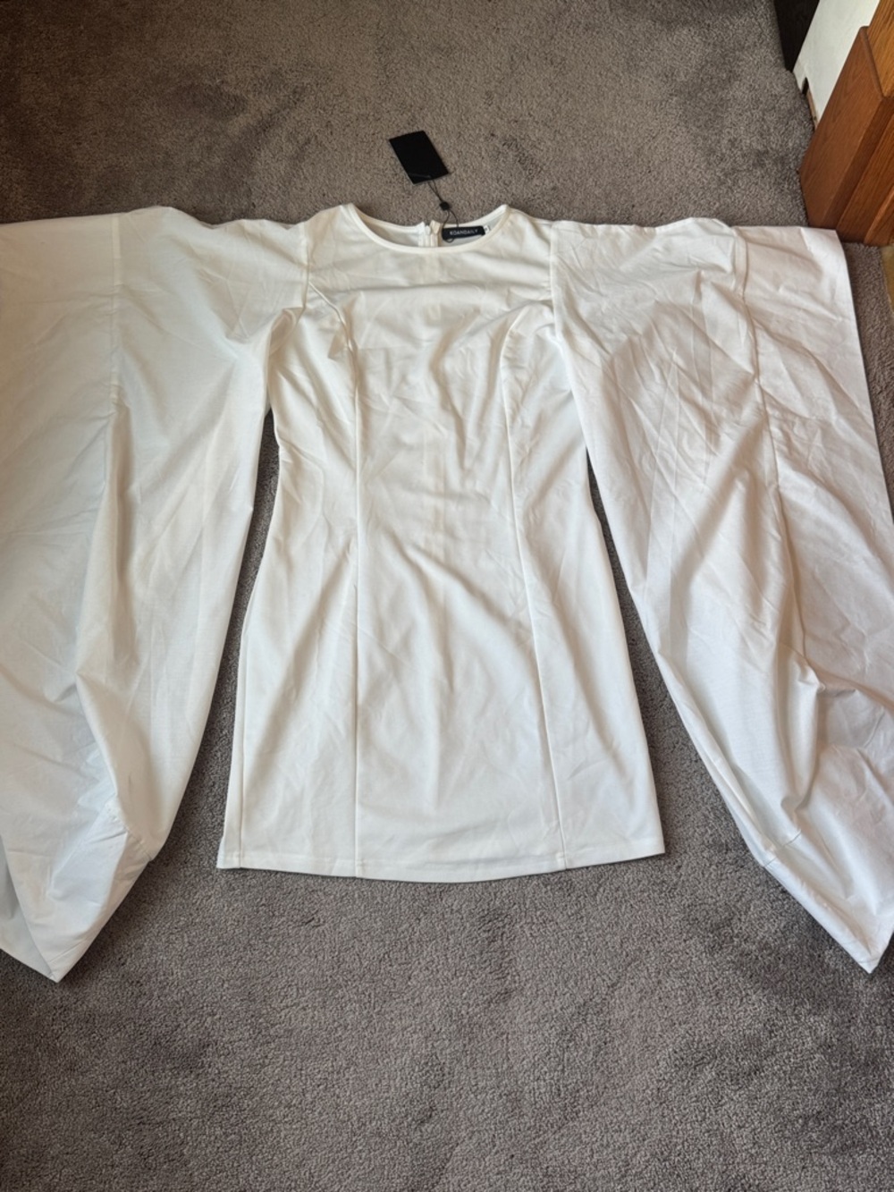Koandaily White Dress SIZE M